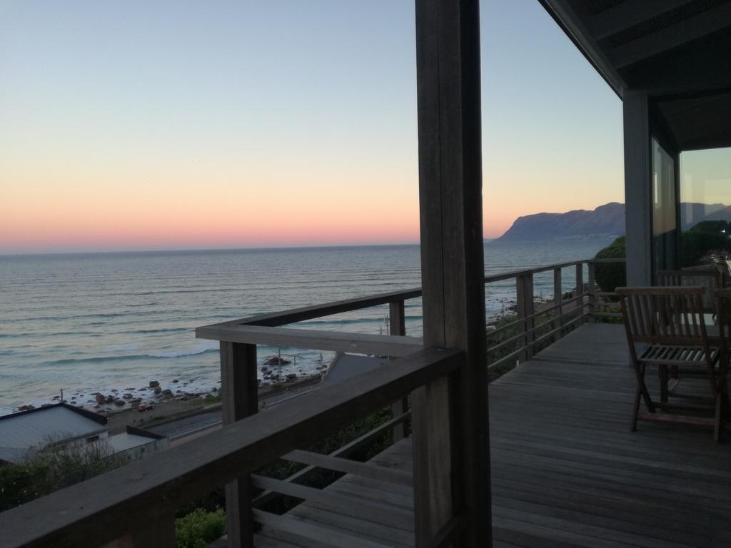 Seaview Apartment In Мюзенберг Екстериор снимка